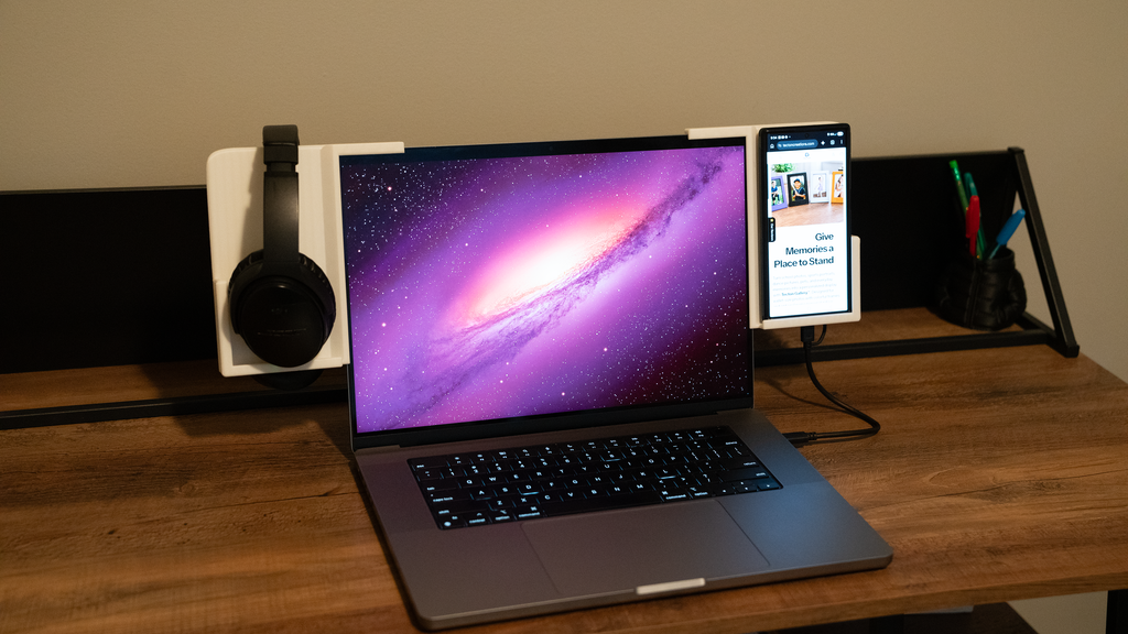 Tecton Forge™ Phone Wing – Side Mount for MacBook Pro, Air, Neo (Companion Screen)