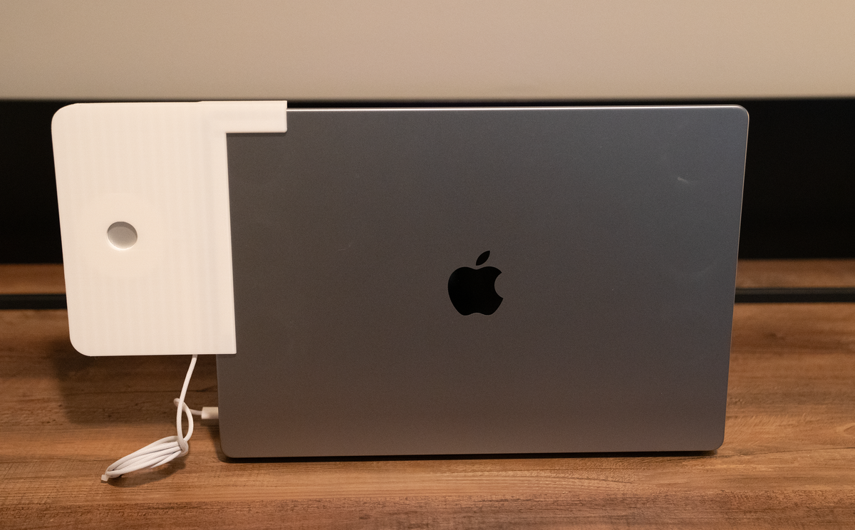 Tecton Forge™ MagSafe Phone Wing – 25W Side-Mount Charger for MacBook Pro, Air & Neo