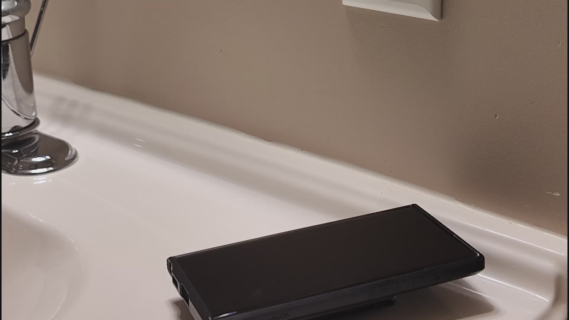 Tecton Nook™ – Solo Wall Plate Mount (Decora)